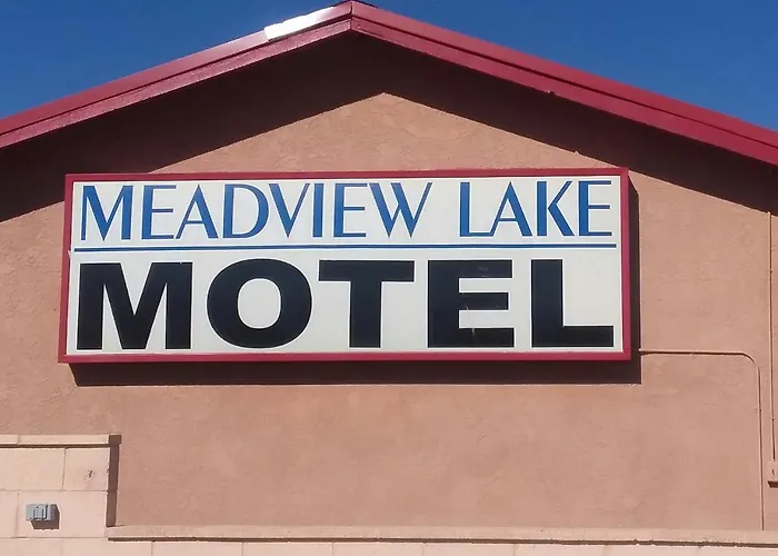 Lake Motel 2*